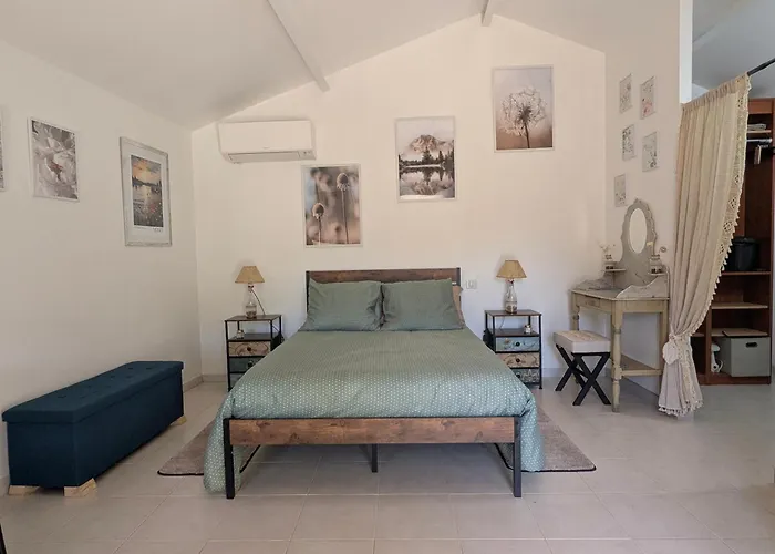 Homestay szállás La De Ptitruc Au Coeur Du Maquis Granace