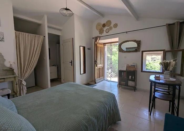 La De Ptitruc Au Coeur Du Maquis Homestay szállás *