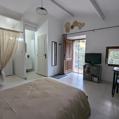 Homestay Au Coeur Du Maquis Sartenais